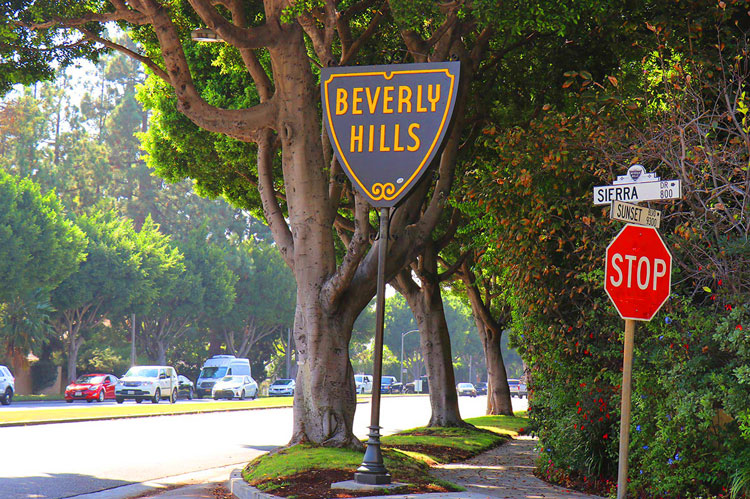 Beverly Hills sign stop on our Grand Los Angeles Tour Bus route